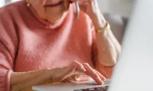 Czy dodatek pielęgnacyjny wlicza się do emerytury? Sprawdź, co musisz wiedzieć