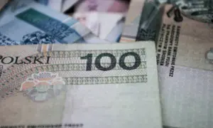 Kto może pobierać zasiłek opiekuńczy na starszą osobę? Sprawdź wymagania
