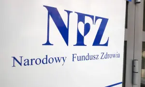 Logo NFZ z napisem Narodowy Fundusz Zdrowia. Sprawdź aktualne nfz terminy leczenia.
