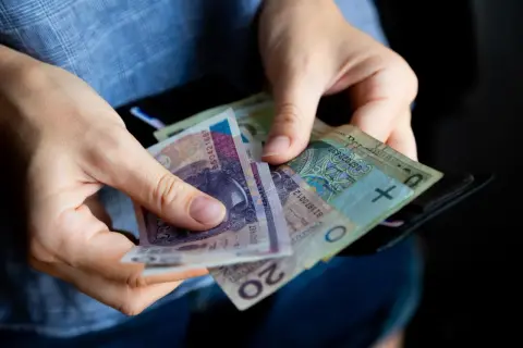 Ile emerytury po 25 latach pracy - sprawdź, co naprawdę otrzymasz