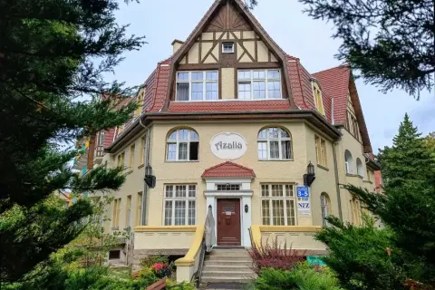Jak dotrzeć do sanatorium azalia w Szczawnie-Zdroju bez stresu