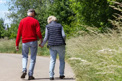 Ile kroków dziennie osoba starsza powinna chodzić dla zdrowia?