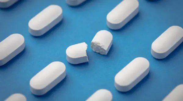 Sulpiryd 50 mg po jakim czasie działa? Oczekiwane efekty i czas działania