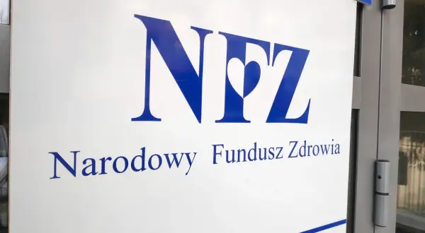 Logo NFZ z napisem Narodowy Fundusz Zdrowia. Sprawdź aktualne nfz terminy leczenia.