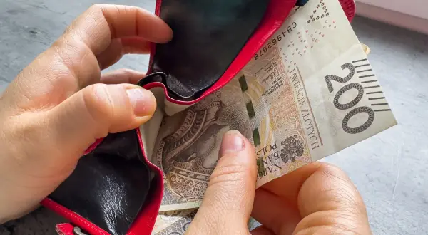 Ile wynosi opieka nad starszą osobą? Sprawdź koszty i wsparcie finansowe
