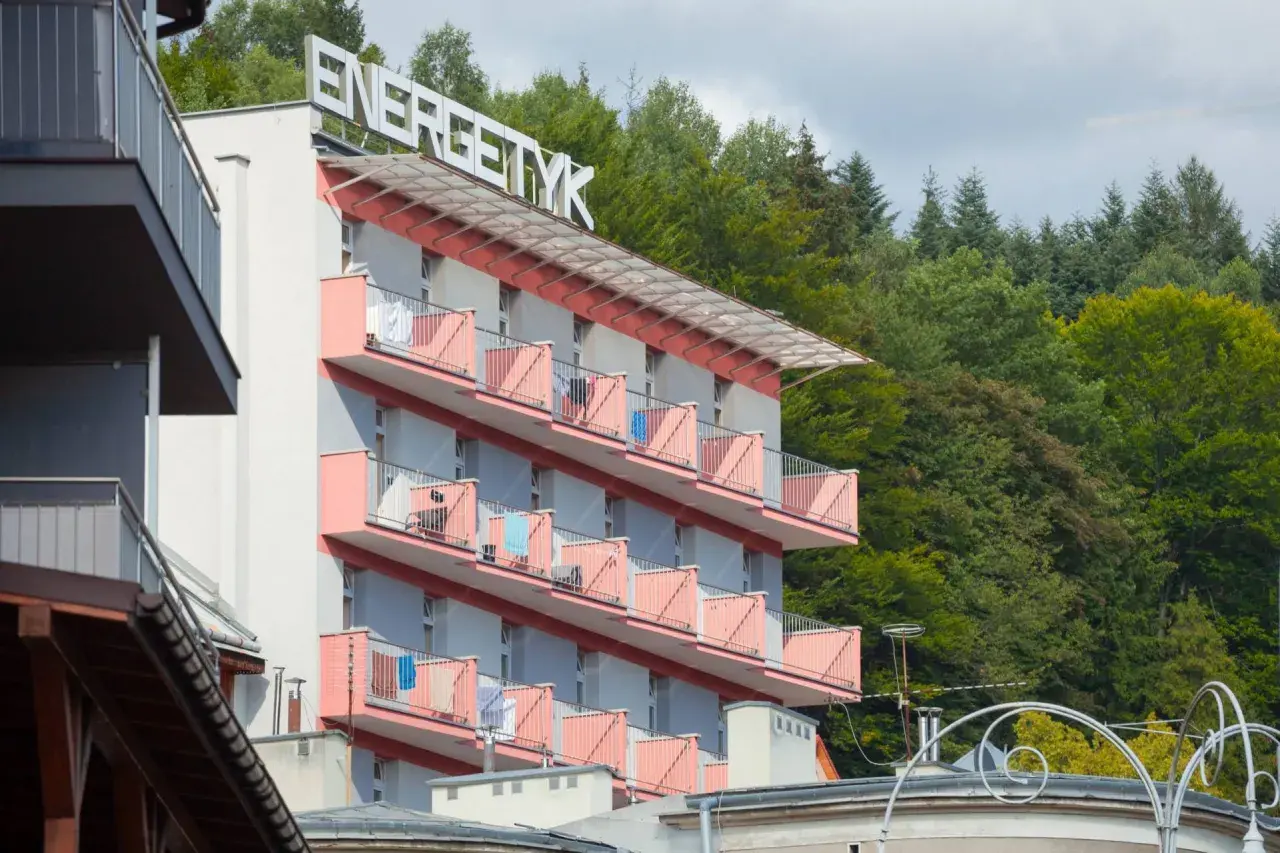 Sanatorium Krynica-Zdrój NFZ - jak uzyskać refundację i co warto wiedzieć