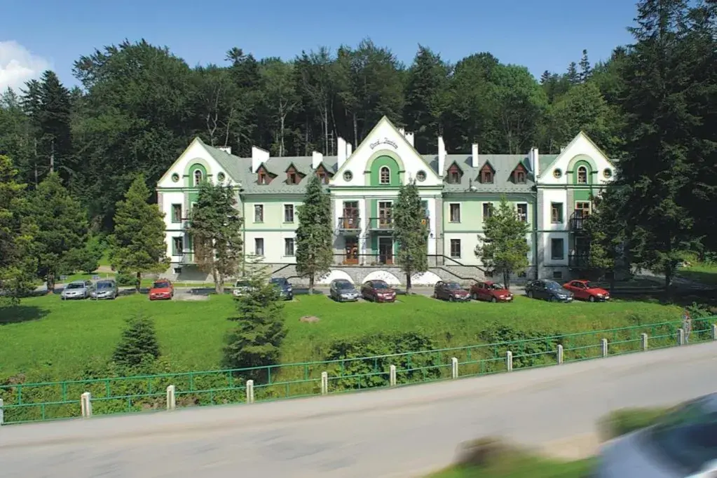Sanatorium Świtezianka Rymanów-Zdrój - komfortowe pobyty i terapie