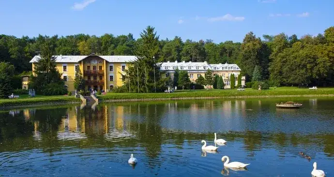 Zdjęcie Jak dojechać do sanatorium Połczyn-Zdrój? Najlepsze opcje transportu
