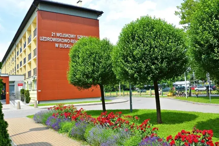 Zdjęcie Prywatne pobyty w sanatorium wojskowym w Busku-Zdroju – oferta i ceny